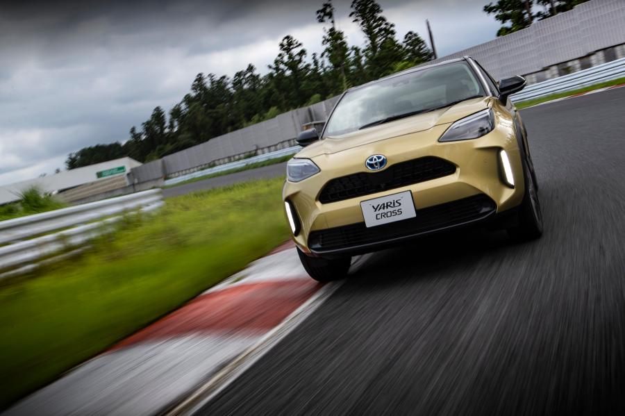  Toyota Yaris Cross Hybrid 2020 года  (JP) (фото 3 из 29)